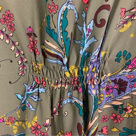 Colorful artsy paisley top shell 1X NWT flutter sleeve green office Tahari - Picture 4 of 11